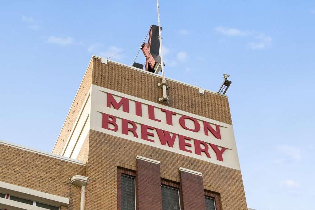 The Milton Brisbane Aparthotel Exterior photo